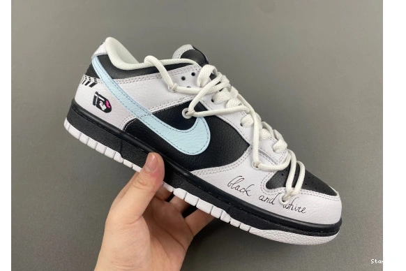 Reverse Nike Panda Dunk  FD9064-011 Low 0202